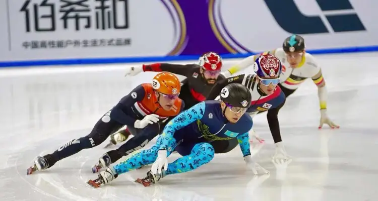 Адиль Галиахметов вышел в финал на дистанции 1000 метров