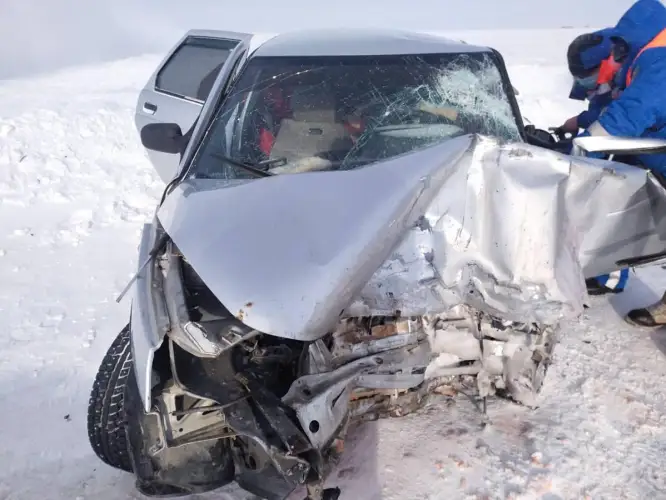  На трассе Семей-Усть-Каменогорск лобовое столкновение, двое погибли на месте ДТП