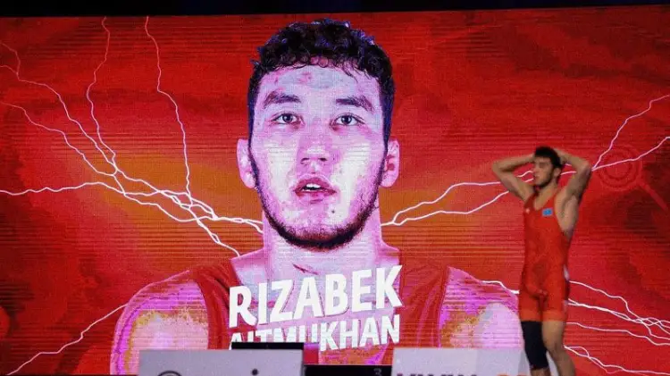 Борец Ризабек Айтмухан пробился в финал чемпионата мира