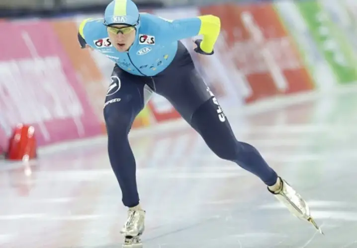 Казахстанец Кузин пробежал 1000 метров за 1:10.07 и остался без медали