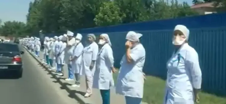 В Минздраве против наказания врачей за флешмоб в день траура 13 июля