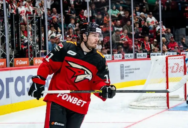 Барыс обменял защитника на нападающего