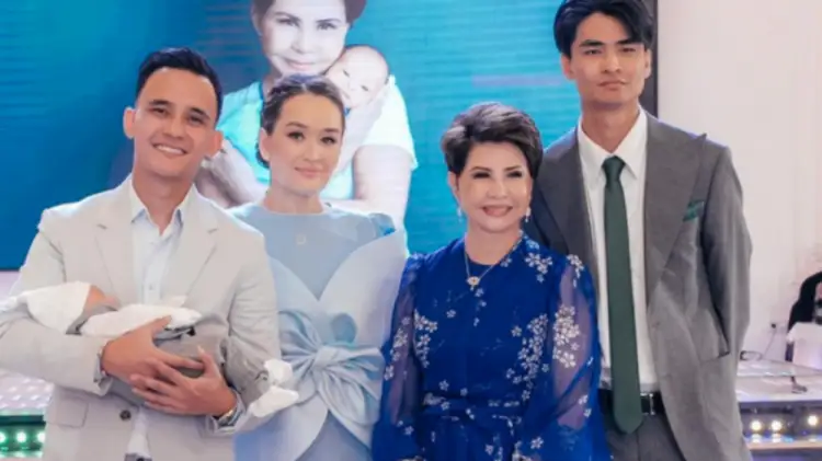 Роза Рымбаева  "Я теперь әжешка"