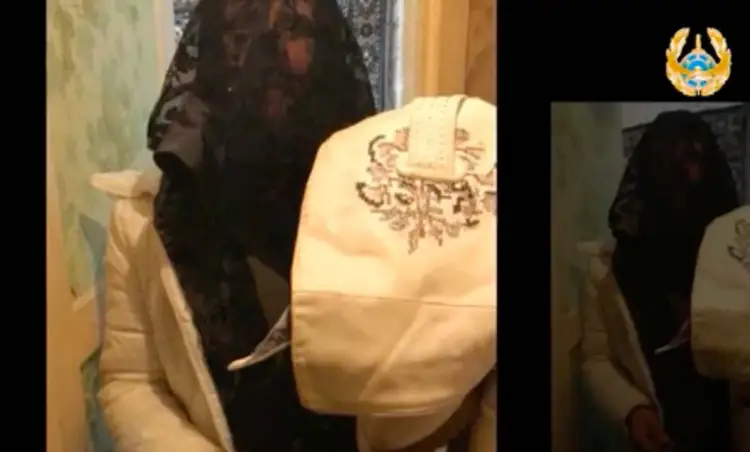 В Риддере мужчина в женской одежде ограбил кассу