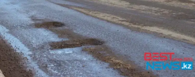 Президент Казахстана уволил трех замакимов за плохие дороги